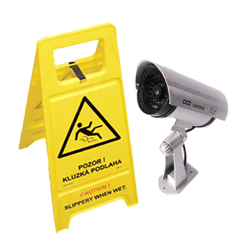 V budově, na pozemku