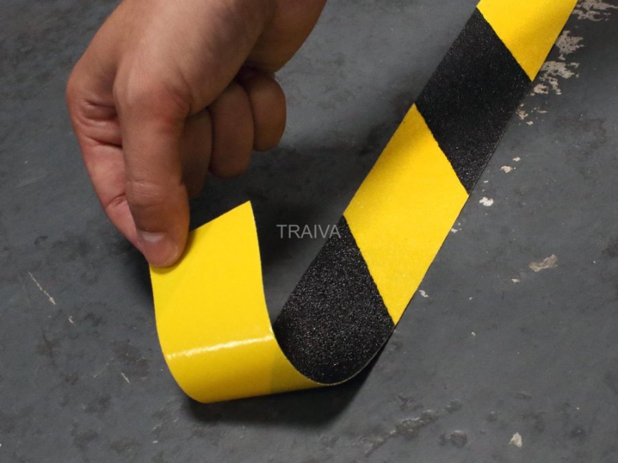 Šrafovaná protiskluzová páska PERMAFIX HAZARD