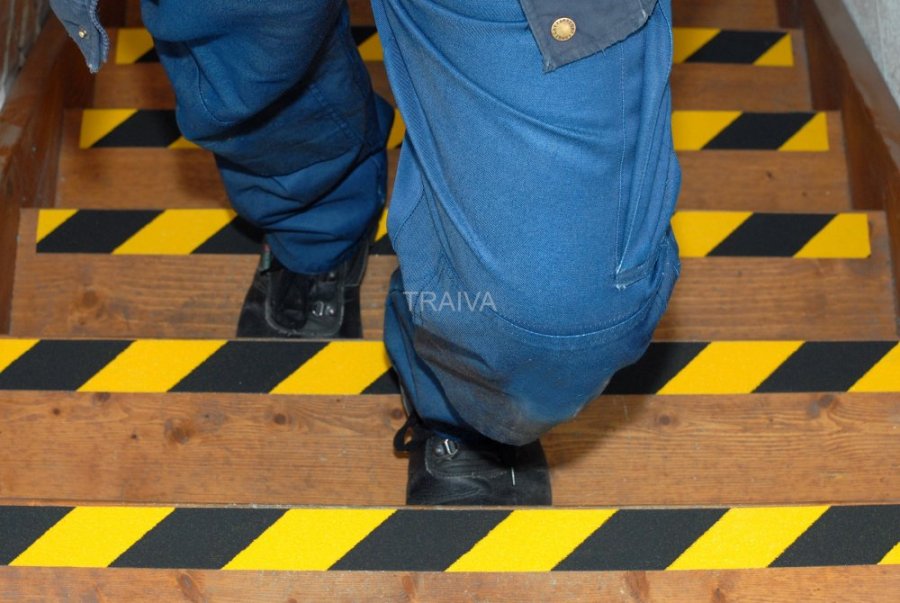 Šrafovaná protiskluzová páska PERMAFIX HAZARD
