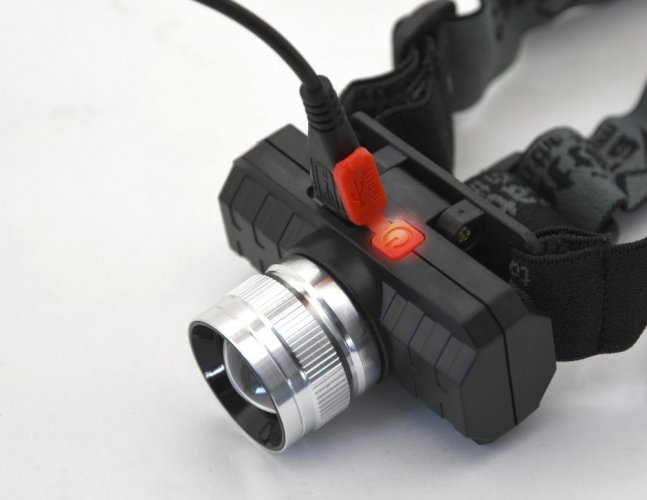 Rechargeable headlamp SCORPION 90lm XPE ZOOM