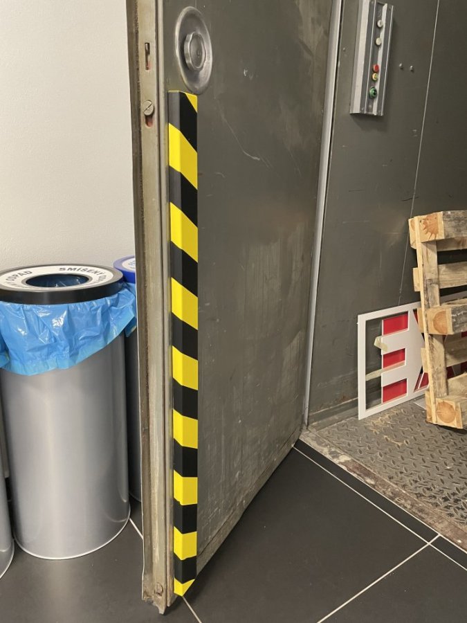 Foam protection for walls and lowered ceiling - SignUs FM2, 100 x 6 x 2 cm