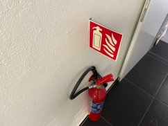 Prostorové značení požární - držák s tabulkami
