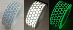 Zažehlovací fotoluminiscenční páska s retroreflexními plochami  / vzor šestihran