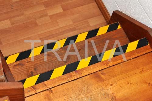 Šrafovaná protiskluzová páska PERMAFIX HAZARD